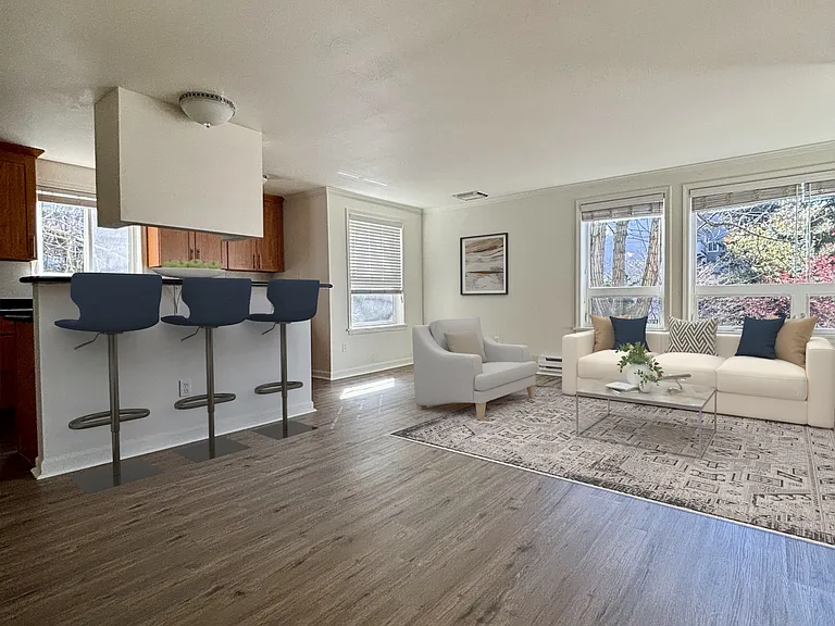 1410 W Raye St #302 — Photo 9