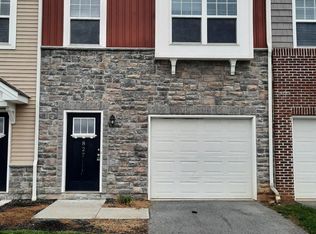 827 Schooner Ln, Mechanicsburg, PA 17050