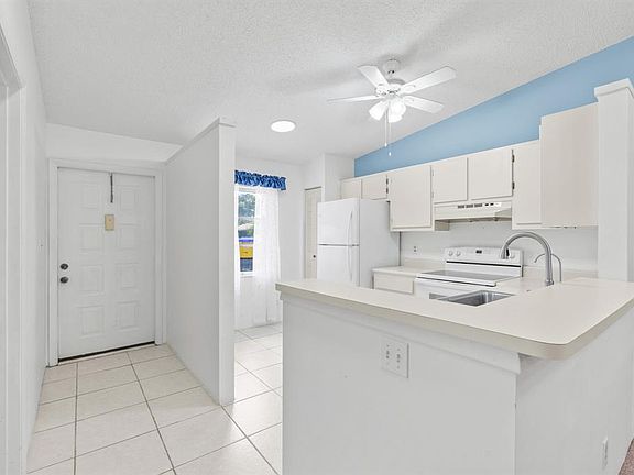 4th image of 18801 Candlewick Dr