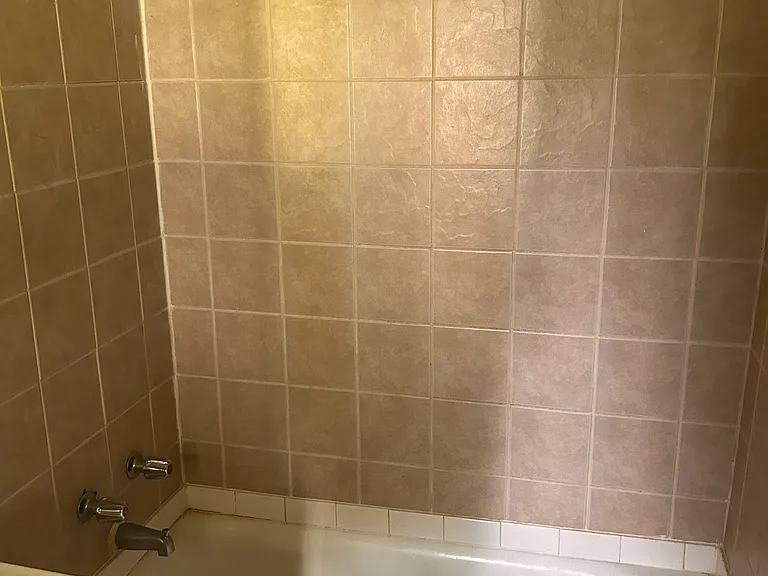 2404 Jackson Ave — Photo 18