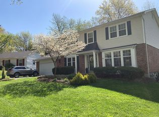 302 Providence Rd, Ballwin, MO 63011