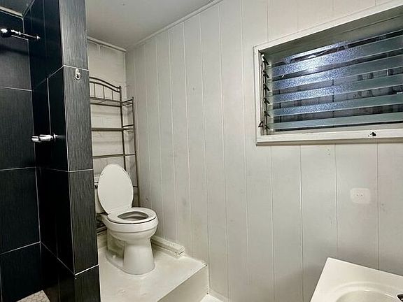 5th image of 3007 Lanikaula St #C