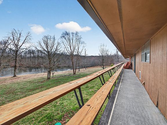 3rd image of 1552 New Harmony Rd