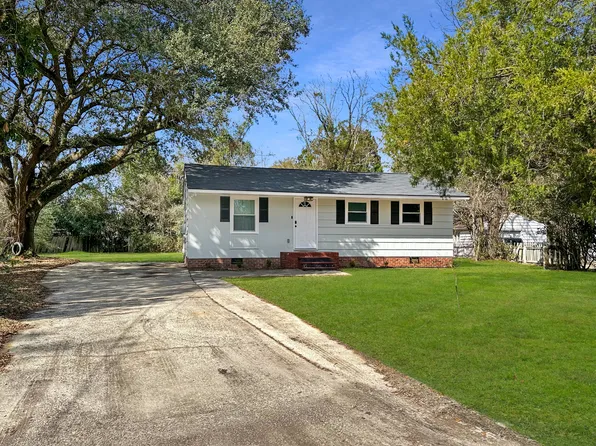 2430 Falcon Rd, Charleston, SC 29406