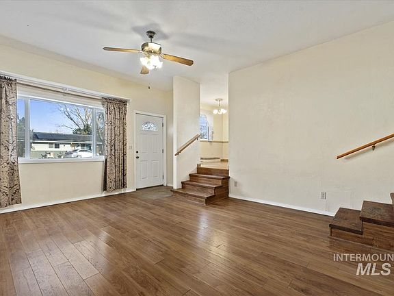 5th image of 351 E 3rd St