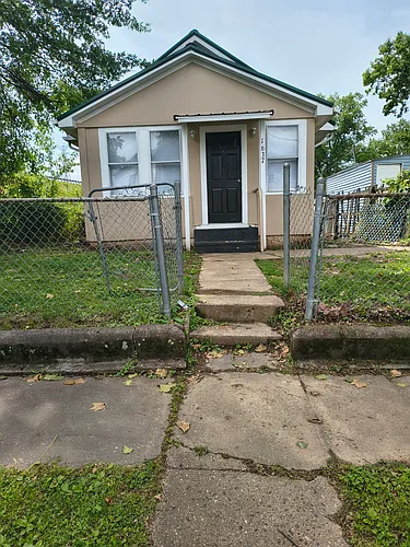 1637 Jackson Ave Photo 1