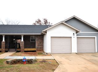 670 E Spring Valley Cir UNIT 202, Nixa, MO 65714