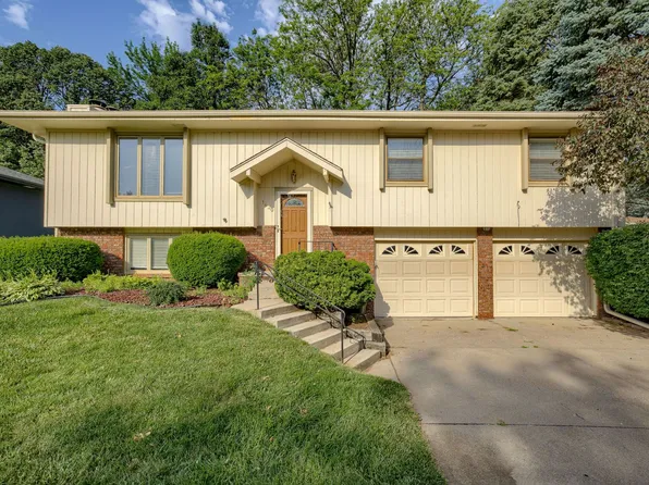 1430 N 146th Plz, Omaha, NE 68154