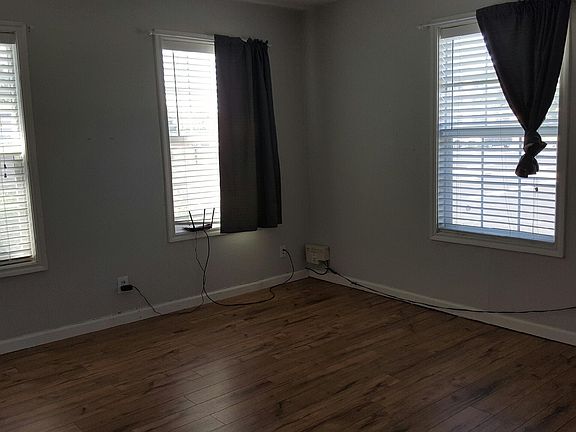 5th image of 1117 W 14th Ln