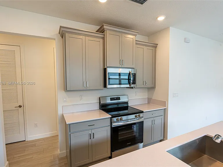 3506 Harborside Ave — Photo 8