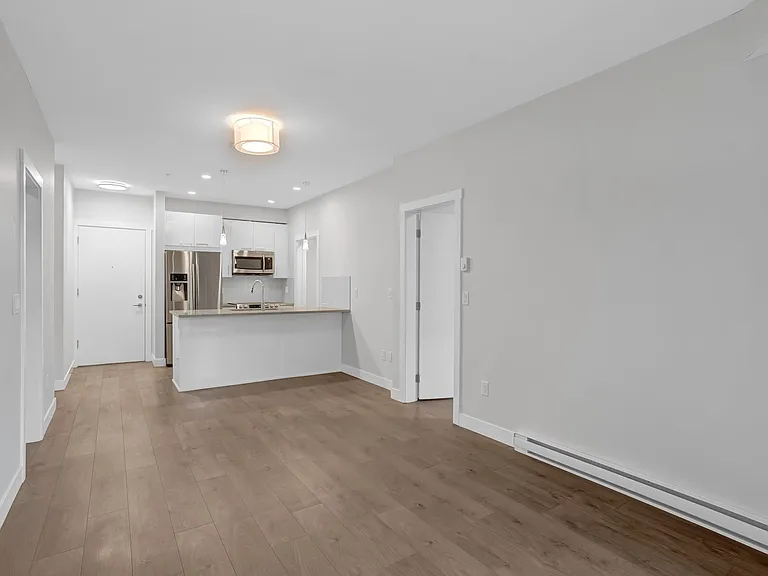 20686 Eastleigh Cres #107 — Photo 10