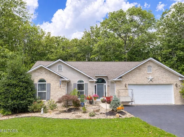 160 Brady Ln, Oneida, TN 37841