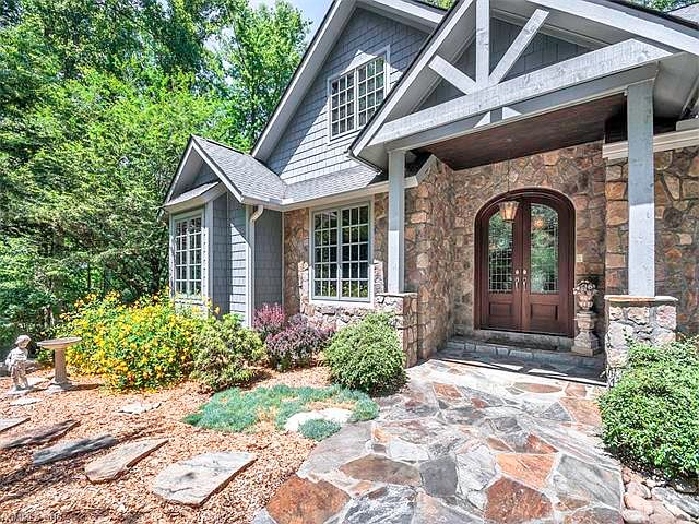 1st image of 750 Solomon Cir #10