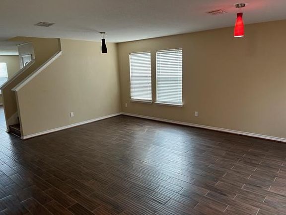 2nd image of 2435 Castle Pines Dr