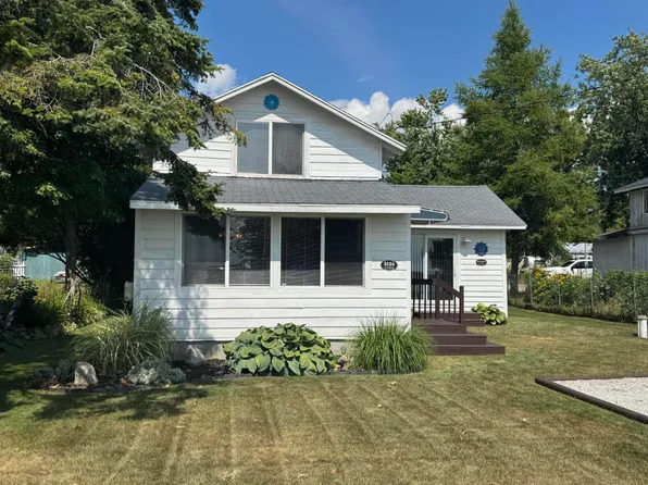 3124 W Lake St, Hessel, MI 49745
