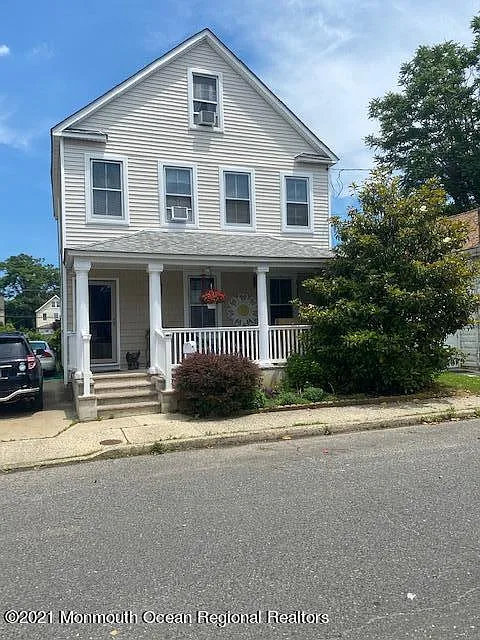 257 Willow Ave photo 1