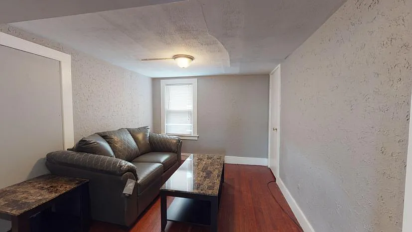 1 bed, 825 sqft, $1,475 — Photo 3