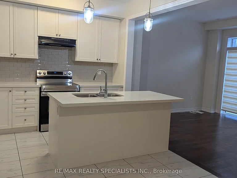 29 Gunn Ave — Photo 4
