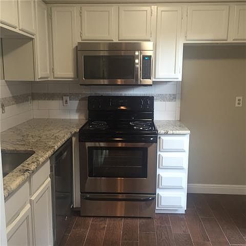 1st image of 2323 Kennington Dr APT D