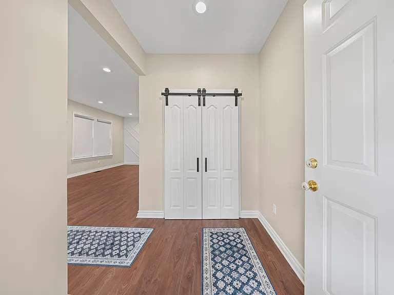 647 E Kirby St #2 — Photo 5
