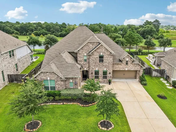16810 Harbor Falls Dr, Cypress, TX 77433