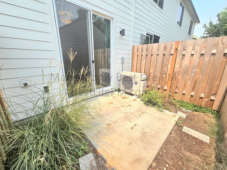 310 NE 58th Ave — Photo 27