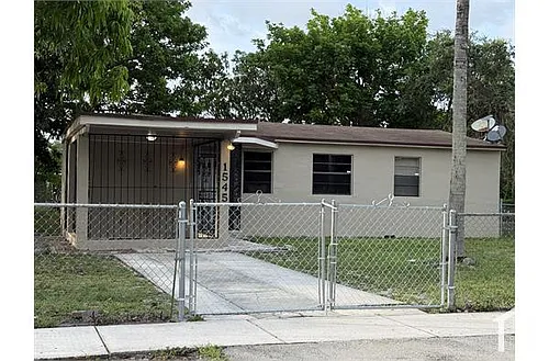 1545 NW 128th St Photo 1