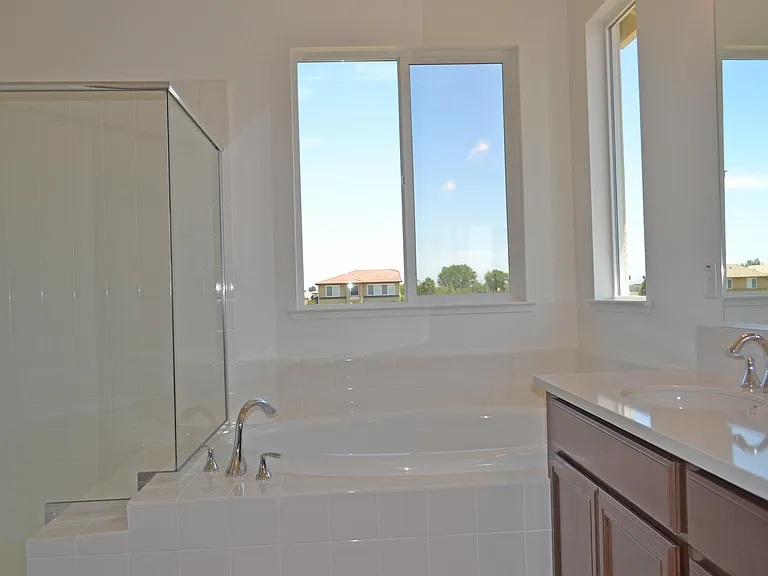 2602 Brookshire St — Photo 9