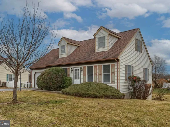 100 N Mill St, Jonestown, PA 17038