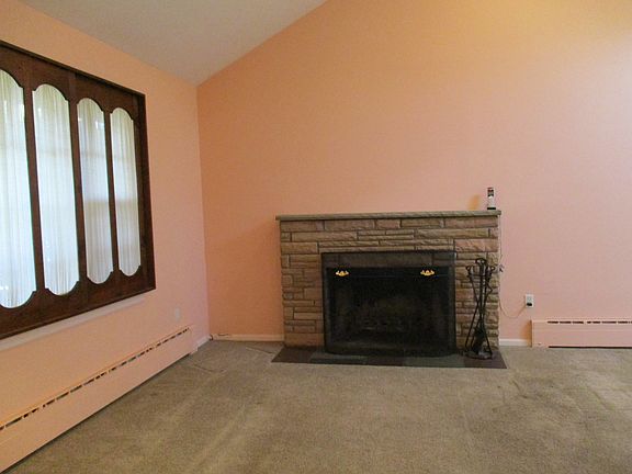 4th image of 621 9th Ave
