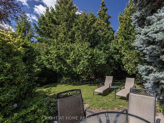 5th image of 428 Russell Hill Rd