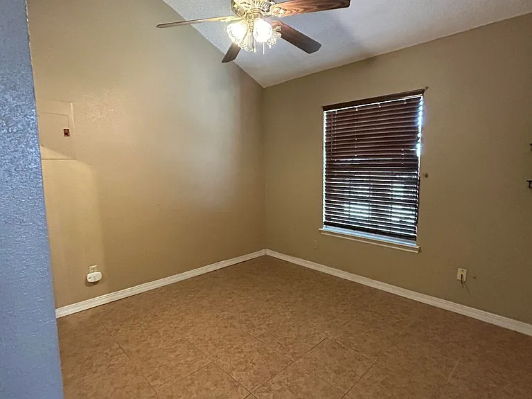 8482 Paddlefoot Ln — Photo 13