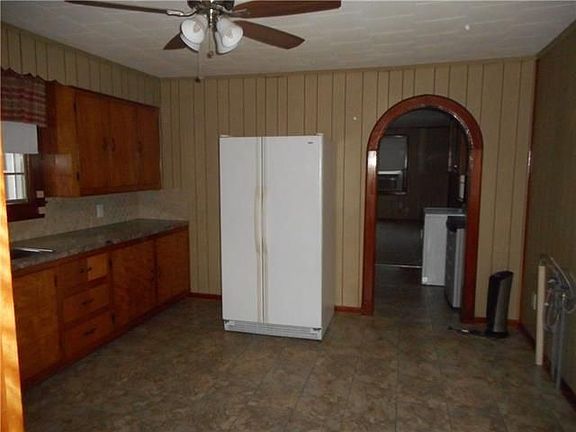 3rd image of 629 Bellanger Ave