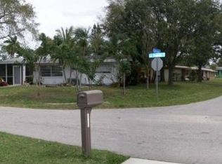 8725 La Chateau Dr, Fort Myers, FL 33907