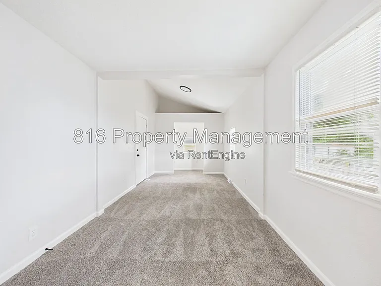 9109 E 44th St — Photo 14