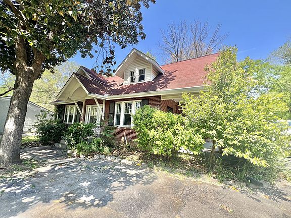 2nd image of 642 McMurray Dr