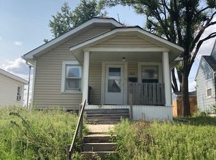 863 Center Point Rd NE, Cedar Rapids, IA 52402