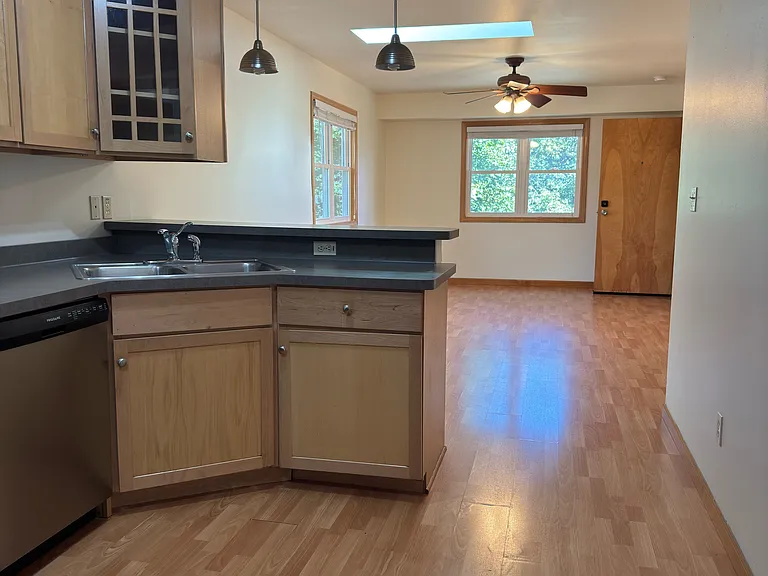 3101 N Newhall St #C — Photo 26