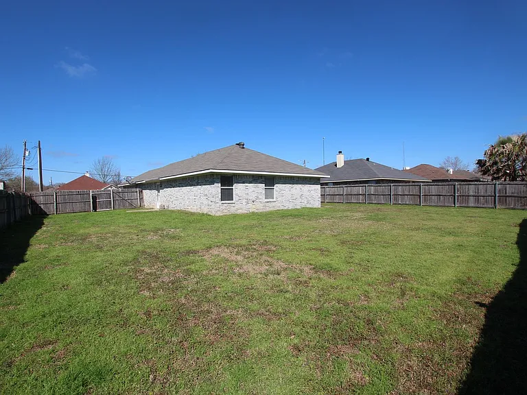 204 Willow Rd — Photo 23