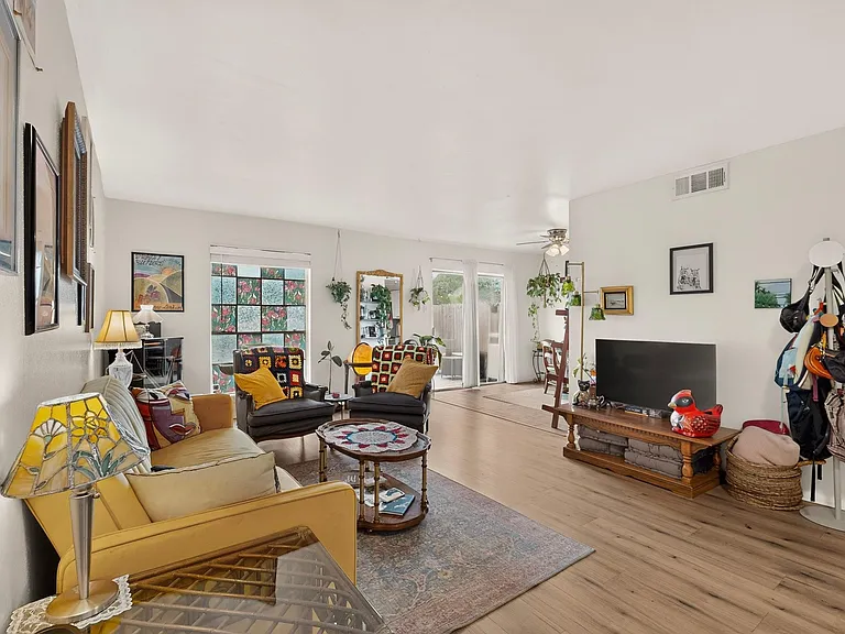 2613 Ektom Dr #C — Photo 2