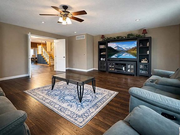 4th image of 8083 E Red Fox Ave