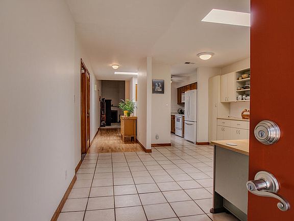 5th image of 6020 Whisperwood Ct NE