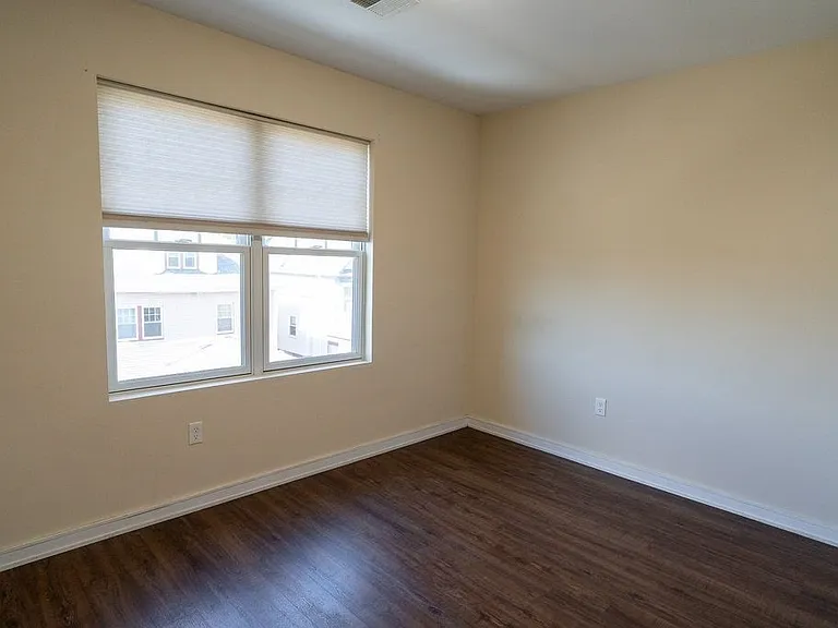 332 Talbot Ave #4-14 — Photo 8