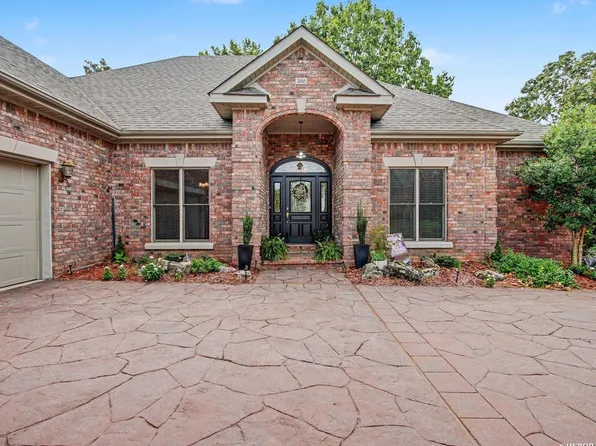 200 Gardens Gate Cir, Hot Springs, AR 71913