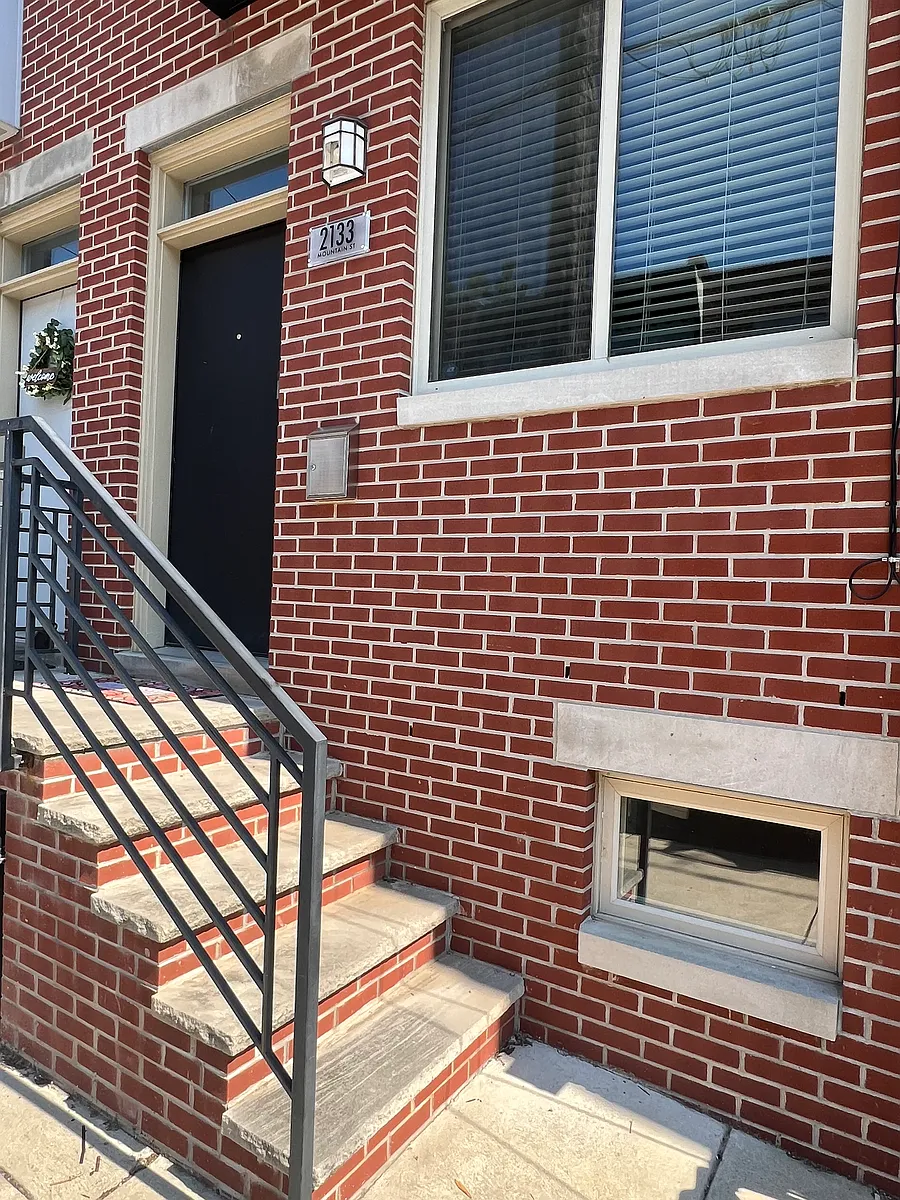Building Photo - 2133 Mountain St