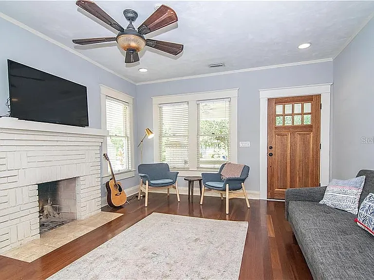 2117 Watrous Ave — Photo 5