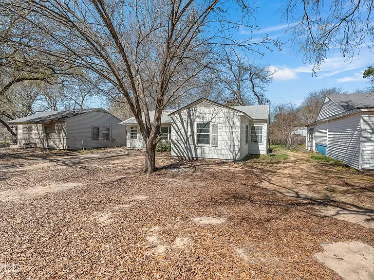 2770 Parkridge St — Photo 4