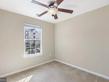 3 bed, 1255 sqft, $2,700 — Photo 3