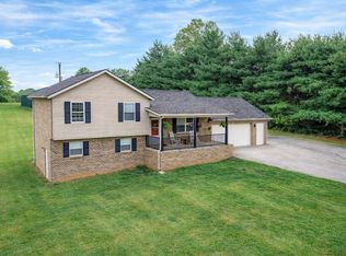 907 Carl Stevens Rd, Cynthiana, KY 41031