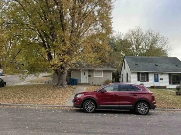 2622 McNair Dr N, Minneapolis, MN 55422